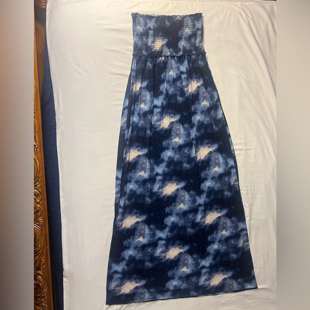 BCBGMaxAzria. Maxi dress. Size M/L. Slits on each side.